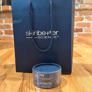 Skinbetter Science Sunbetter tone smart spf 68 Broad Spectrum Sunscreen compact